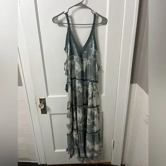 Tie-Dye Maxi Dress - Picture 5 of 5